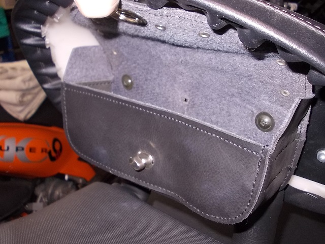 Suzuki Burgman 650 backrest pouch